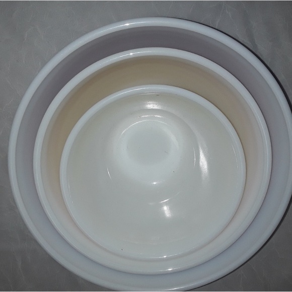 Vintage PYREX RAINBOW CANDY-STRIPED Nesting Mixing Bowls. - Picture 3 of 13